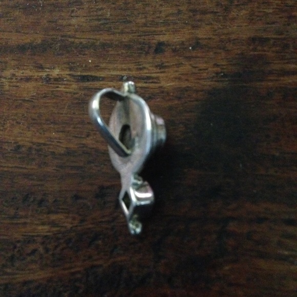 Silver amethyst and peridot pendant. - Picture 2 of 2